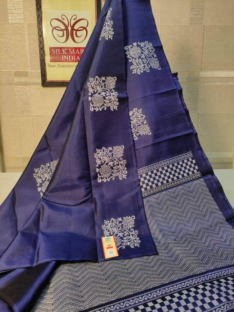 VastraLakshmi Mesmerising Navy Blue Soft Silk Saree With Gratifying Blouse Piece