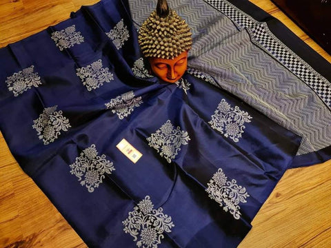 VastraLakshmi Mesmerising Navy Blue Soft Silk Saree With Gratifying Blouse Piece