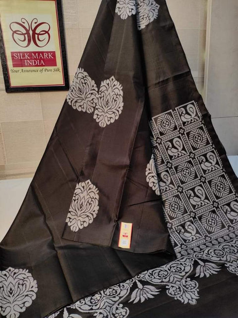 VastraLakshmi Beauteous Black Soft Silk Saree With Dalliance Blouse Piece