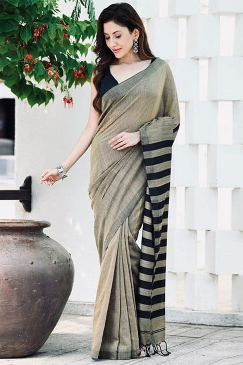 VastraLakshmi Ravishing Grey Cotton Silk Saree With Demanding Blouse Piece