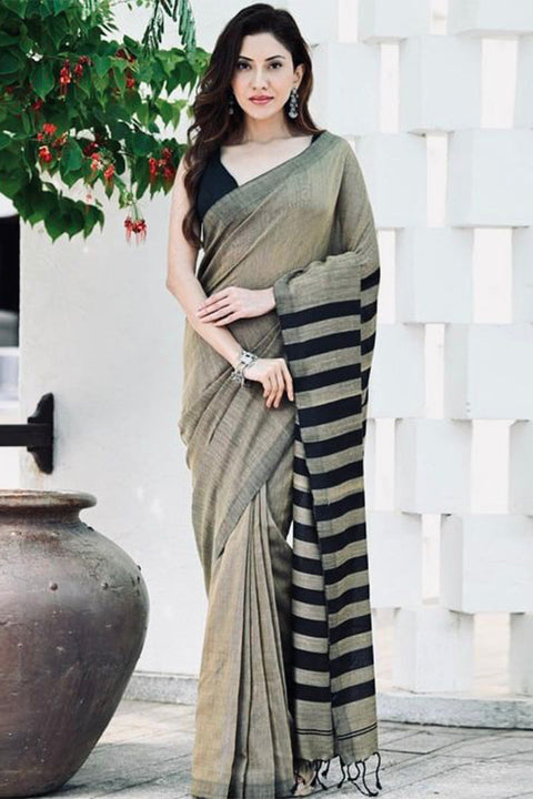 VastraLakshmi Ravishing Grey Cotton Silk Saree With Demanding Blouse Piece