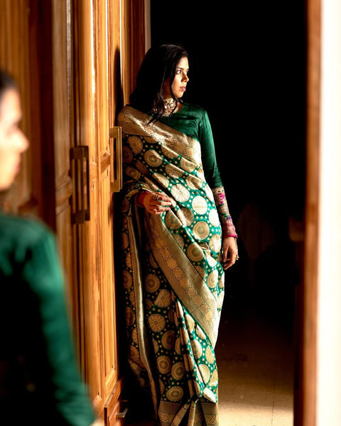 VastraLakshmi Mesmerising Dark Green Soft Silk Saree With Elegant Blouse Piece