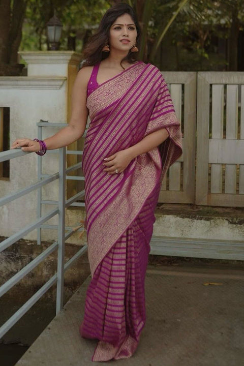 VastraLakshmi Incomparable Magenta Soft Silk Saree With Resonant Blouse Piece