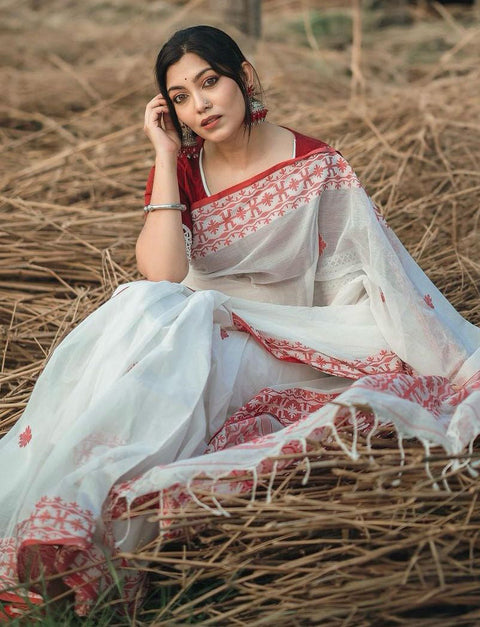 VastraLakshmi Beleaguer White Cotton Silk Saree With Moiety Blouse Piece