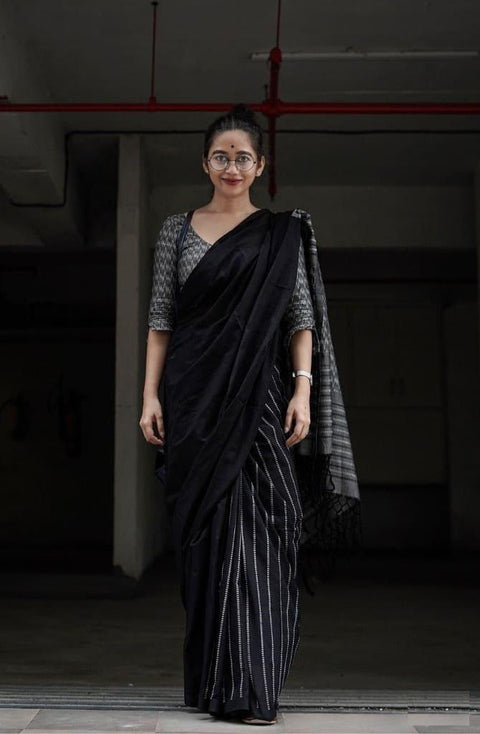 VastraLakshmi Amiable Black Soft Silk Saree With Propinquity Blouse Piece