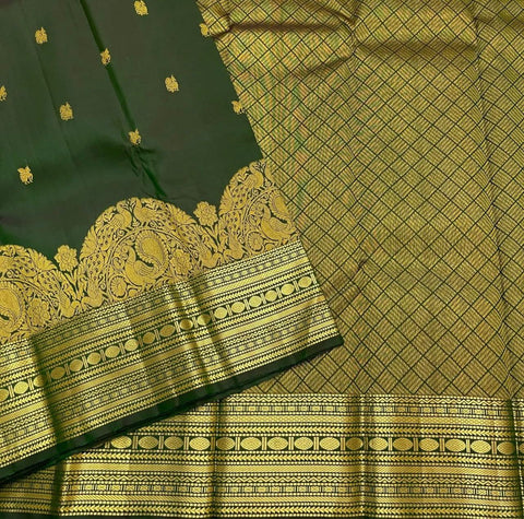 VastraLakshmi Snappy Dark Green Soft Silk Saree With Woebegone Blouse Piece