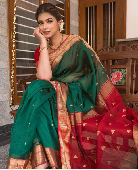 VastraLakshmi Panoply Green Soft Silk Saree With Magnetic Blouse Piece