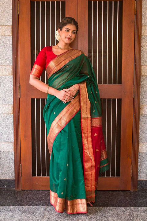 VastraLakshmi Panoply Green Soft Silk Saree With Magnetic Blouse Piece