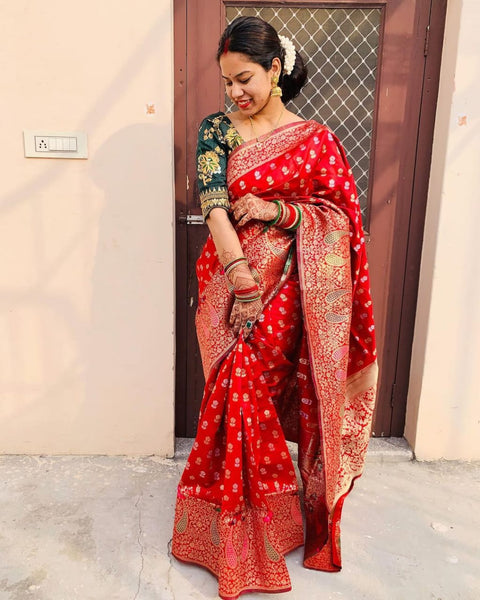 VastraLakshmi Super Extravagant Red Soft Silk Saree With Snappy Blouse Piece