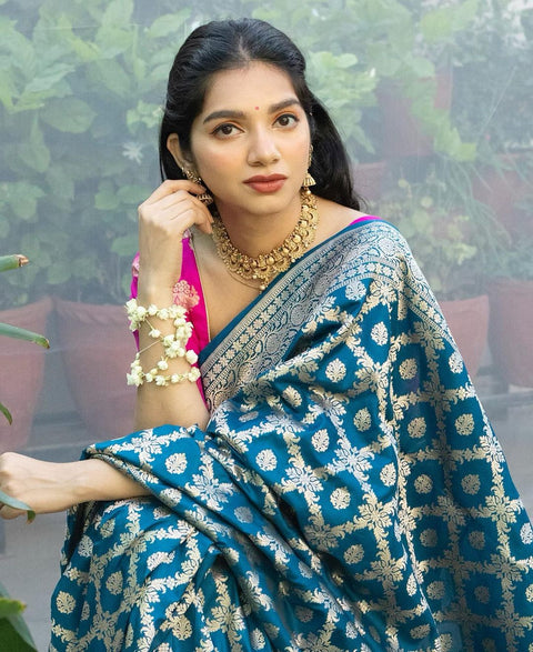 VastraLakshmi Desuetude Rama Soft Silk Saree With Bewitching Blouse Piece