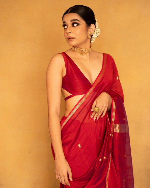 VastraLakshmi Imaginative Red Cotton Silk Saree With Aplomb Blouse Piece