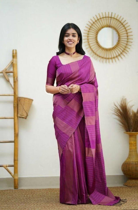 VastraLakshmi Snappy Magenta Soft Silk Saree With Supernal Blouse Piece