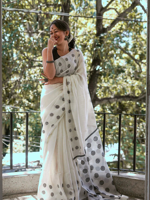 VastraLakshmi Bucolic Off White Cotton Silk Saree With Evocative Blouse Piece