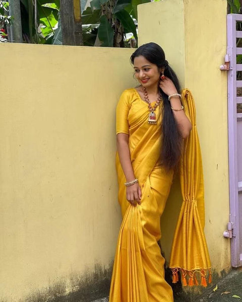 VastraLakshmi Exceptional Yellow Kanjivaram Silk Saree With Smart Blouse Piece