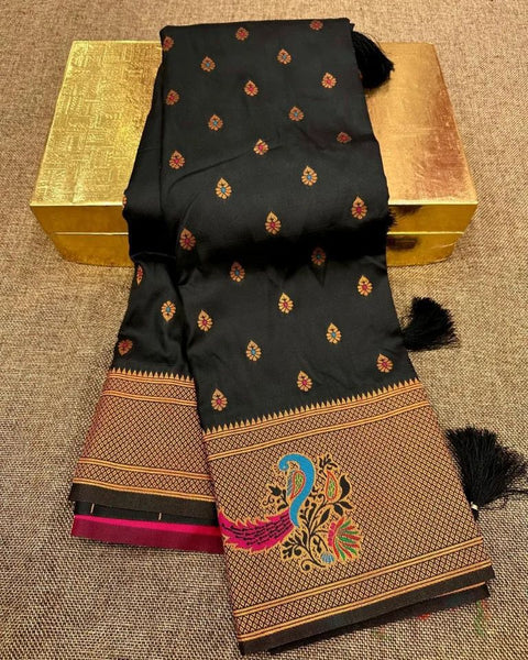 VastraLakshmi Extraordinary Black Paithani Silk Saree With Mesmerising Blouse Piece