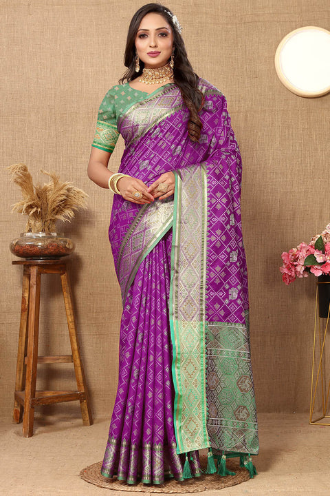 VastraLakshmi Improbable Purple Soft Banarasi Silk Saree With Exquisite Blouse Piece