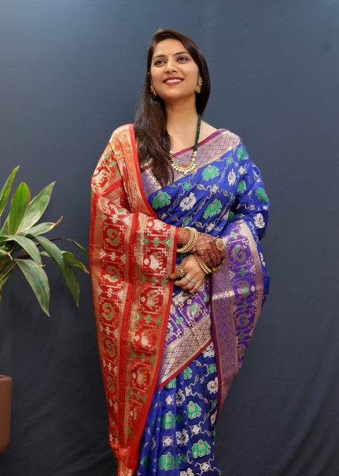 VastraLakshmi Beleaguer Blue Patola Silk Saree with Exemplary Blouse Piece