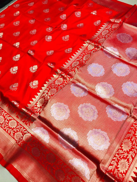 VastraLakshmi Magnetic Red Kanjivaram Silk With Effervescent Blouse Piece