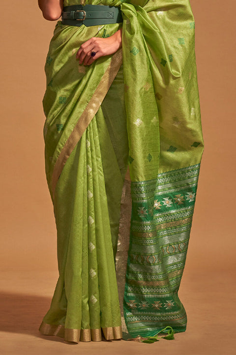 VastraLakshmi Beautiful Green Soft Banarasi Silk Saree With Mesmerising Blouse Piece