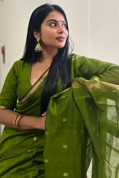 VastraLakshmi Enamoring Green Cotton Silk Saree With Snappy Blouse Piece