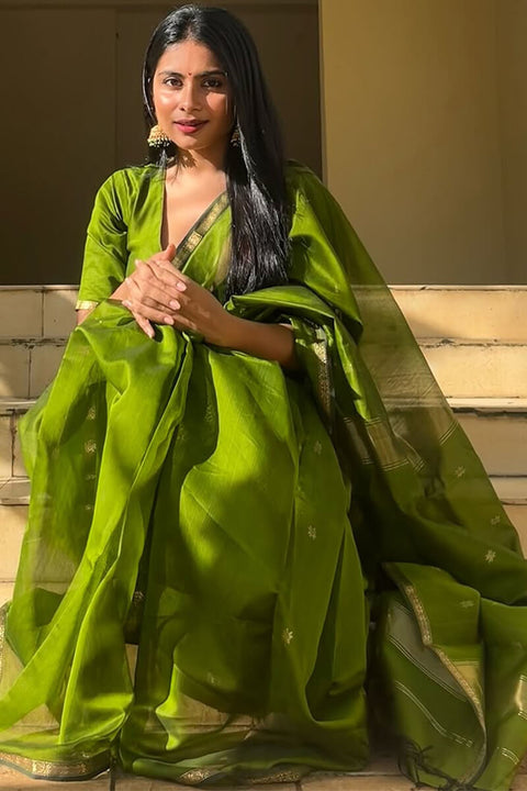 VastraLakshmi Enamoring Green Cotton Silk Saree With Snappy Blouse Piece