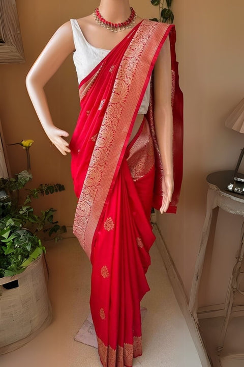 VastraLakshmi Extraordinary Red Soft Silk Saree With Refreshing Blouse Piece